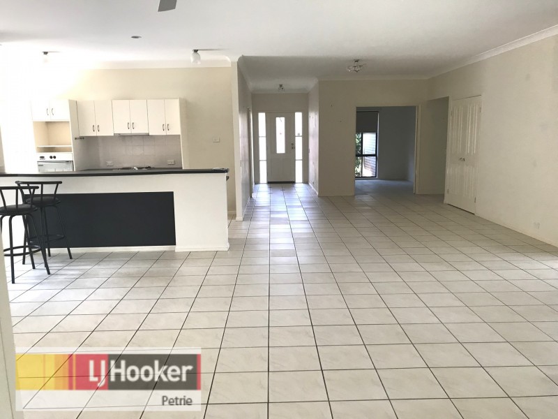 11 Ashford Circuit, Petrie QLD 4502
