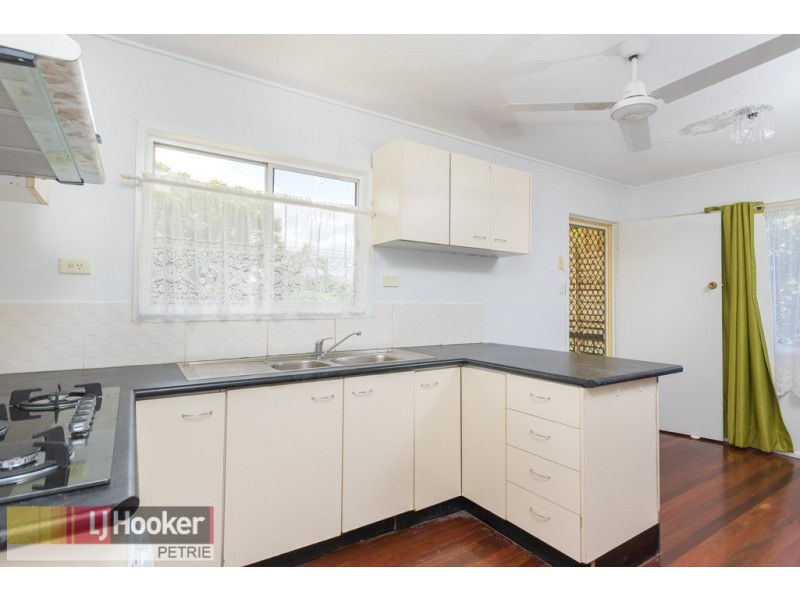 18 Sparkes Road, Bray Park QLD 4500