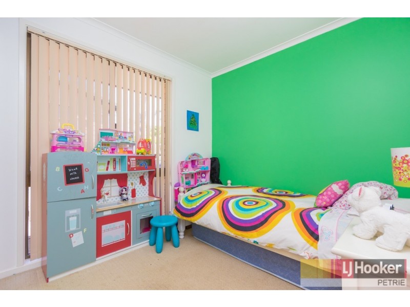 8 Ian Court, Kallangur QLD 4503