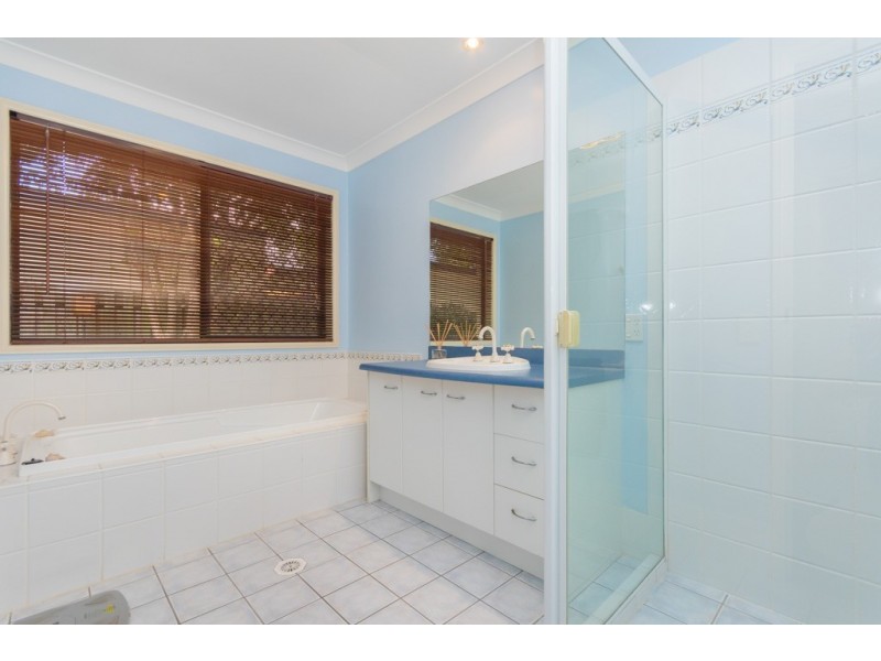 25 Inverpine Court, Petrie QLD 4502