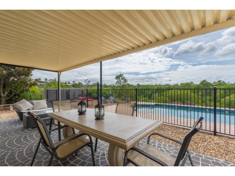 25 Inverpine Court, Petrie QLD 4502