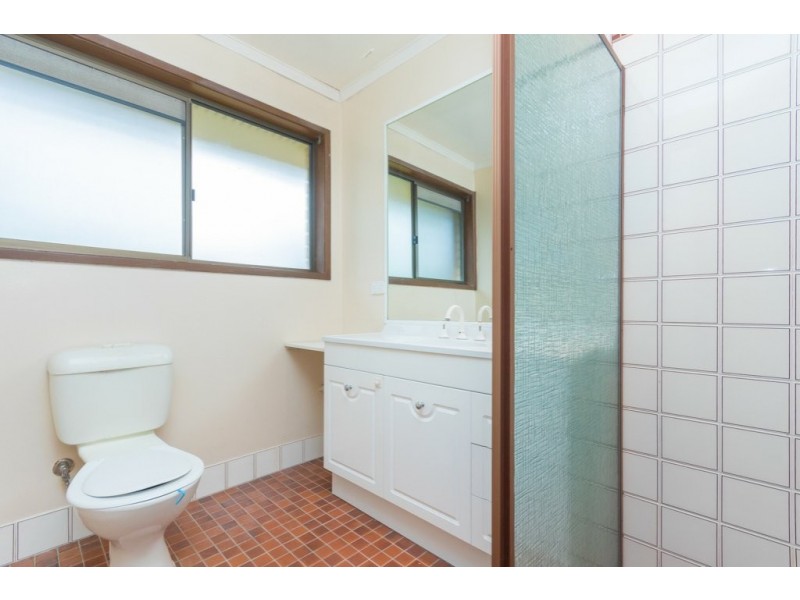 5 Macquarie Drive, Petrie QLD 4502