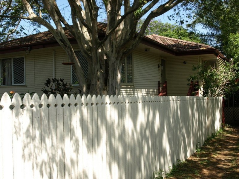 34 Woonara Drive, Petrie QLD 4502