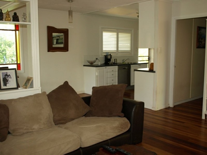 34 Woonara Drive, Petrie QLD 4502