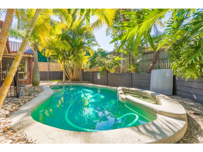 11 Markwell Court, Petrie QLD 4502