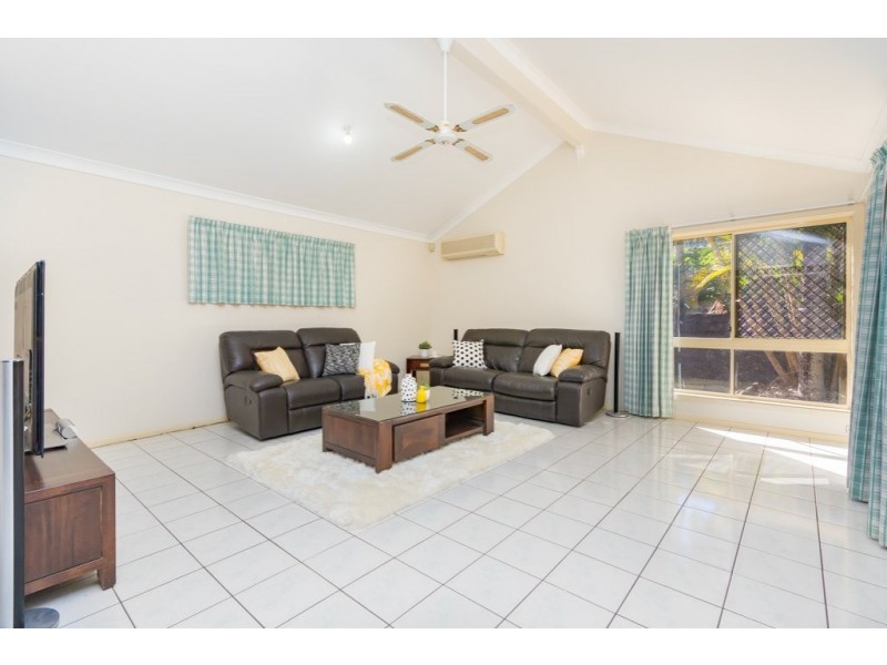 11 Markwell Court, Petrie QLD 4502