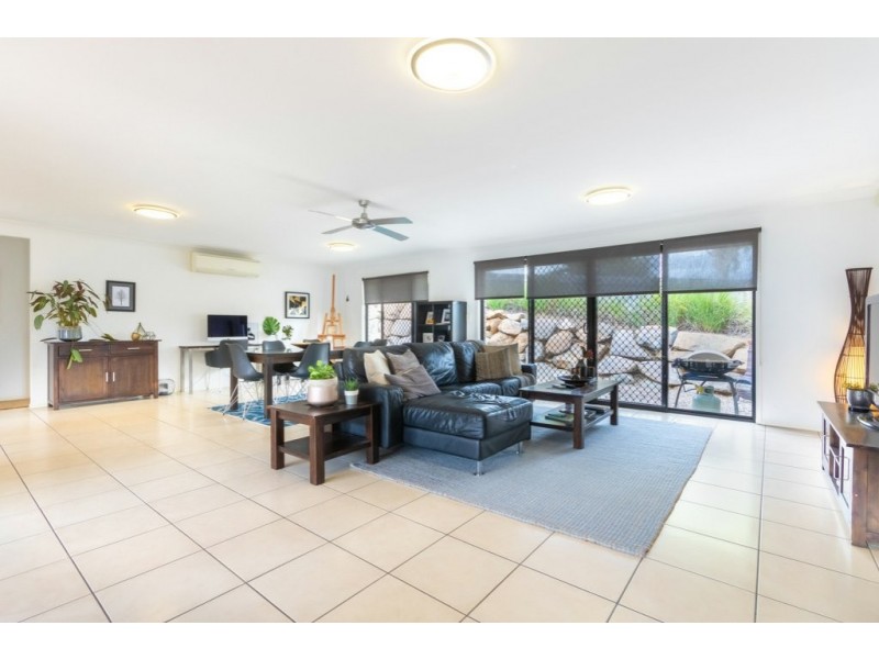 30 Ashford  Circuit, Petrie QLD 4502