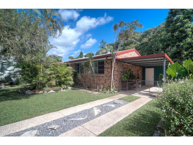 9 Wattle Street, Mossman QLD 4873