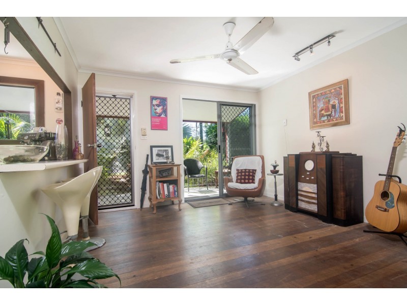9 Wattle Street, Mossman QLD 4873