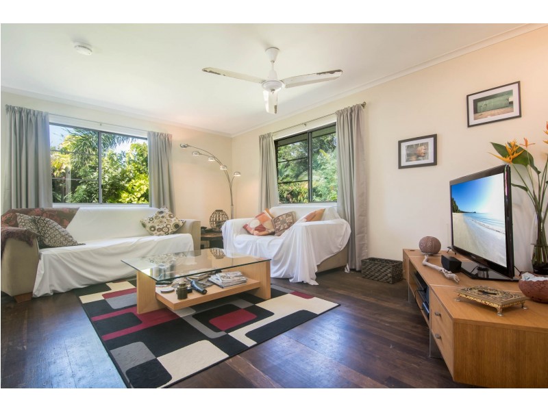9 Wattle Street, Mossman QLD 4873