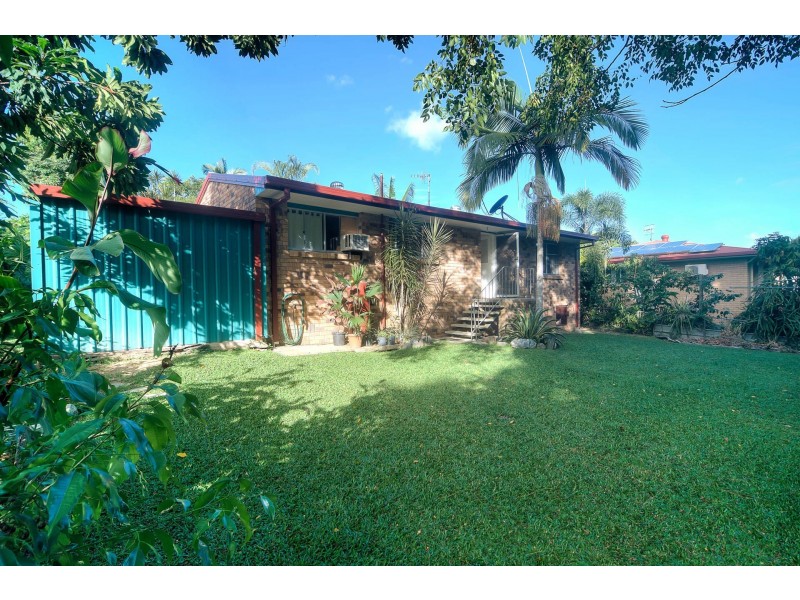 9 Wattle Street, Mossman QLD 4873