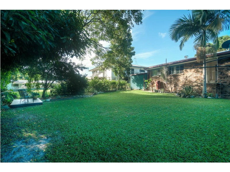 9 Wattle Street, Mossman QLD 4873