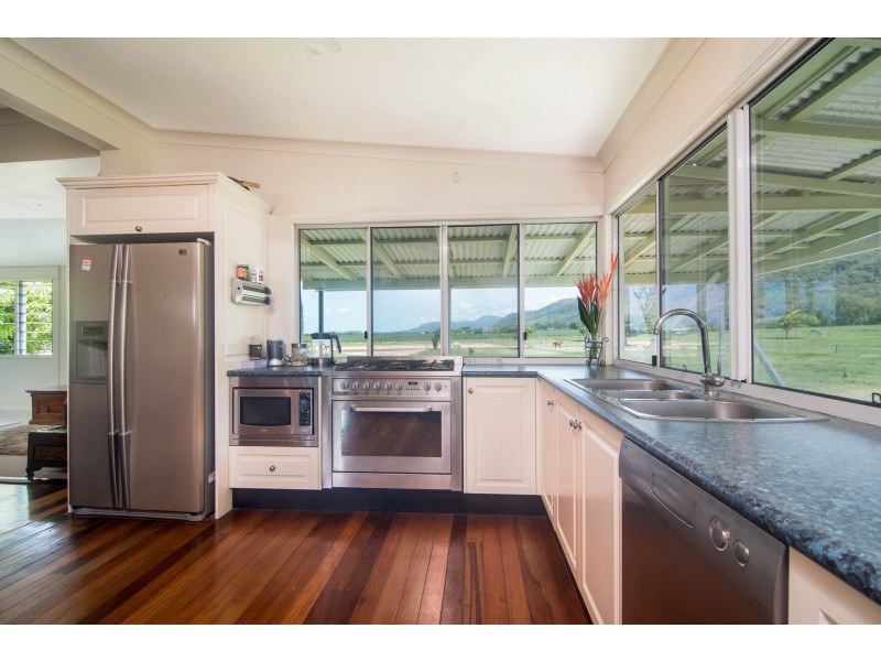 6613 Captain Cook Highway, Port Douglas QLD 4877