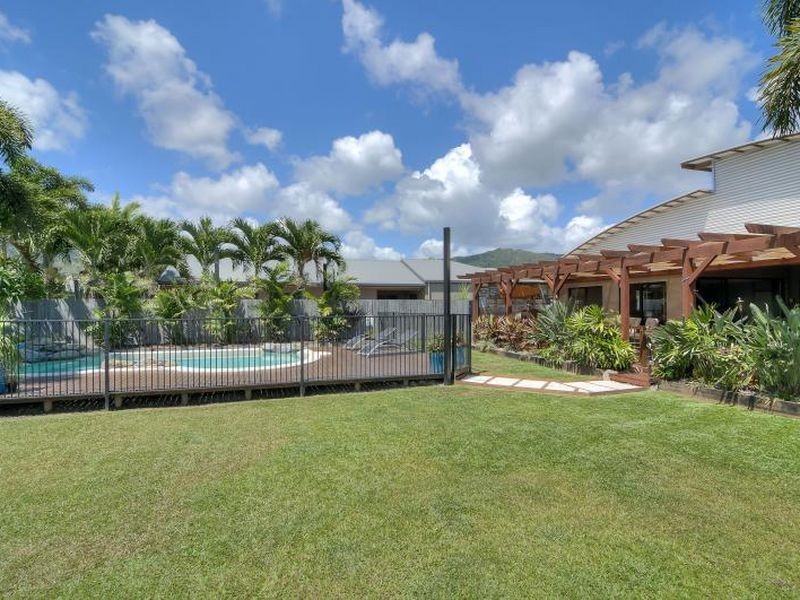 8 Sanderling Close, Port Douglas QLD 4877
