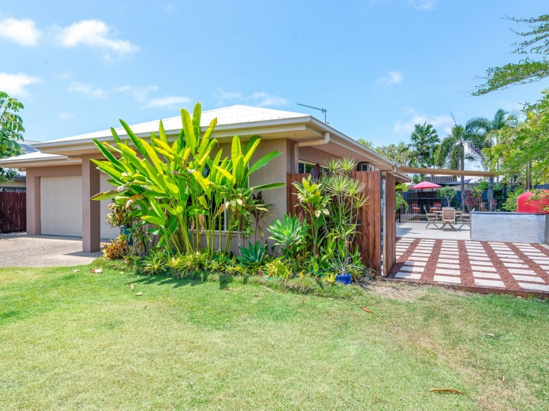 4 Shearwater Street, Port Douglas QLD 4877