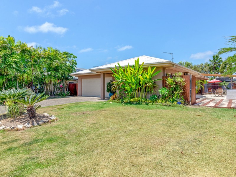 4 Shearwater Street, Port Douglas QLD 4877