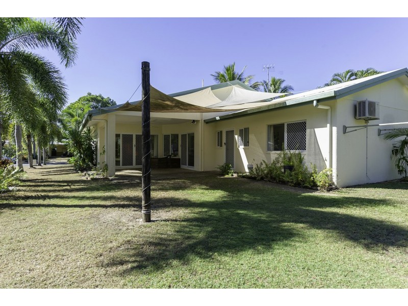 16 Albatross Close, Cooya Beach QLD 4873