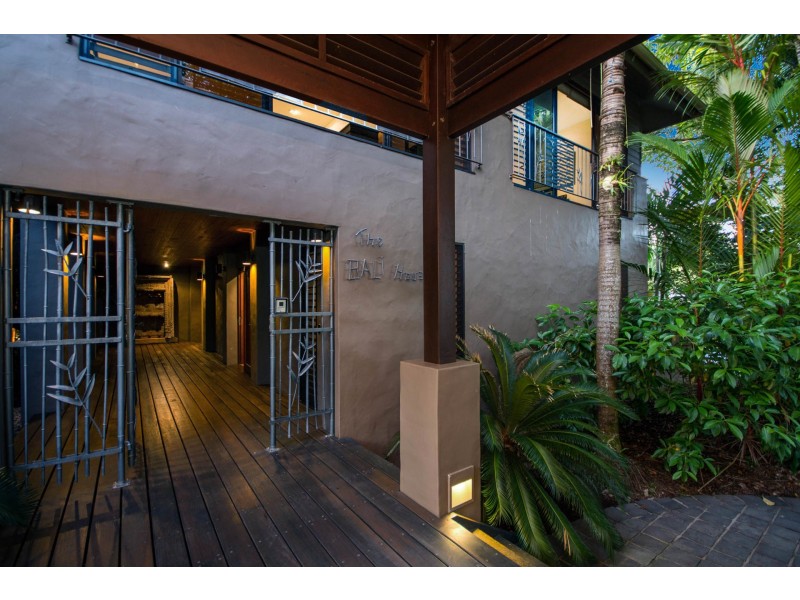 35 Beachfront Mirage, Port Douglas QLD 4877