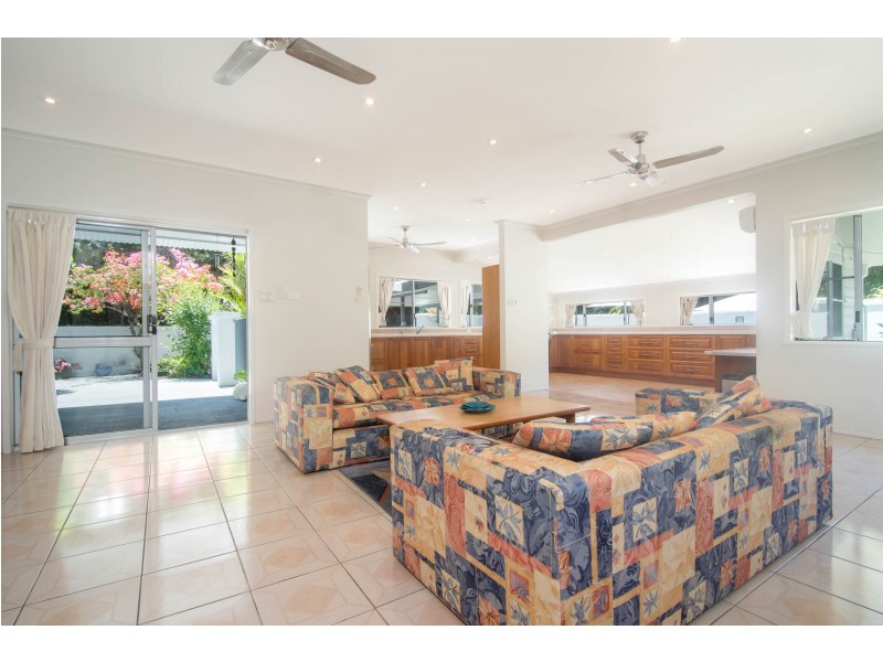9 Little Reef Street, Port Douglas QLD 4877