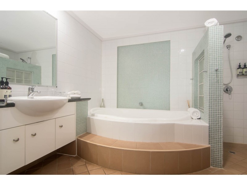 4 Peninsula/9-13 Esplanade, Port Douglas QLD 4877