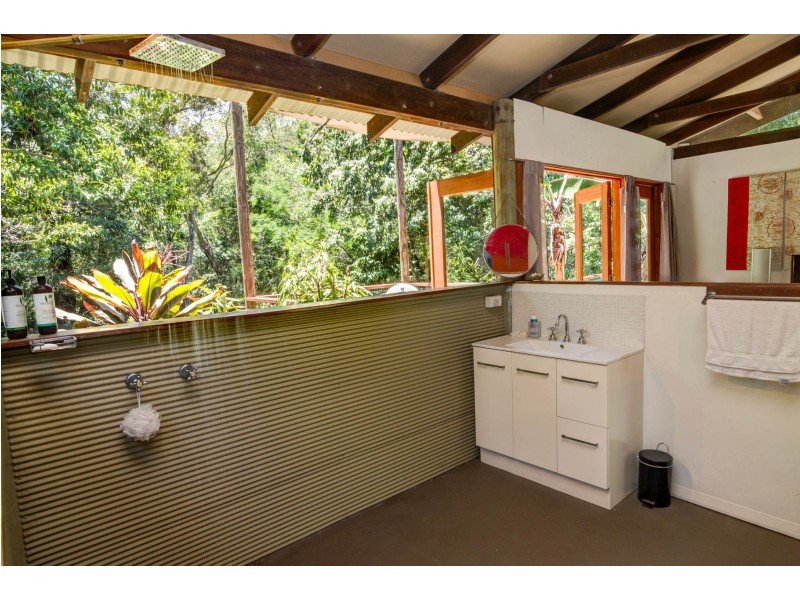 82-86 Reynolds Road, Oak Beach QLD 4877