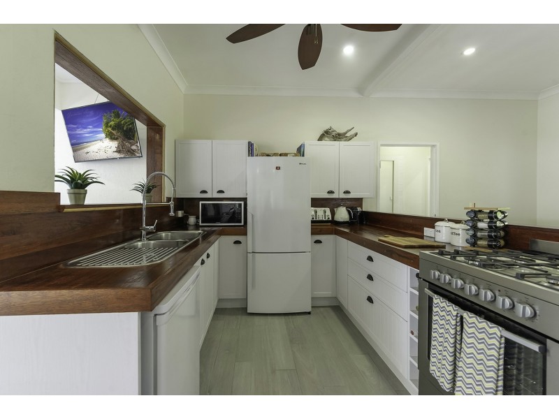 22 Endeavour Street, Port Douglas QLD 4877