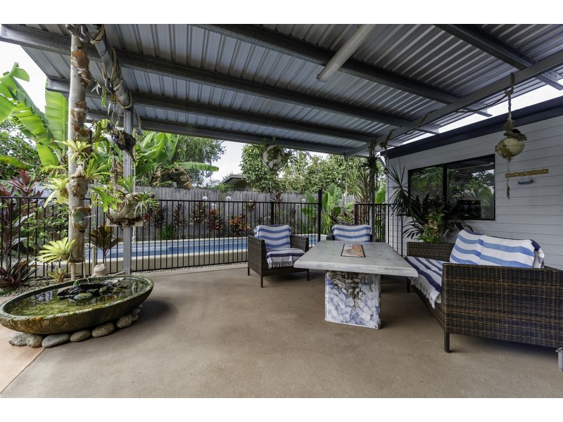 5 Jacaranda Close, Cooya Beach QLD 4873