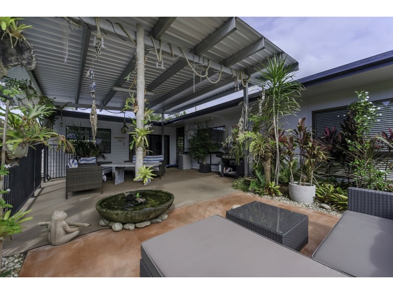 5 Jacaranda Close, Cooya Beach QLD 4873