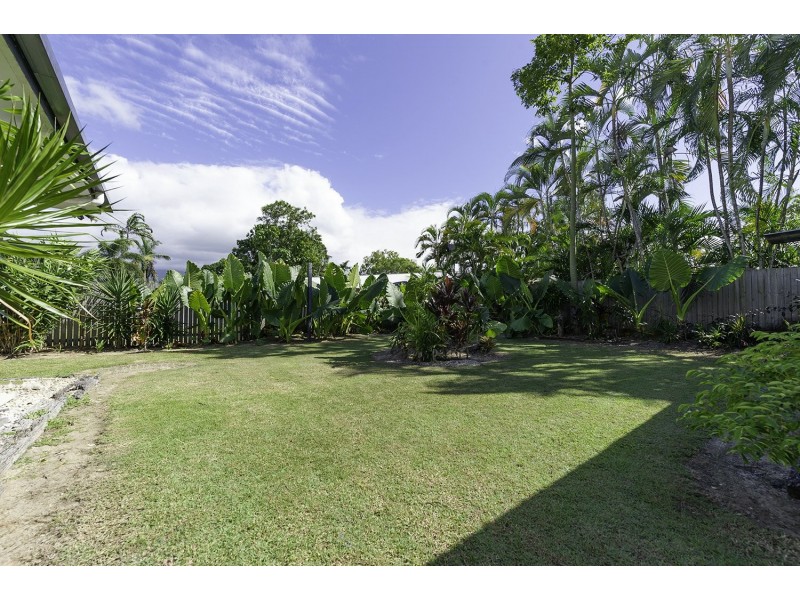 5 Jacaranda Close, Cooya Beach QLD 4873