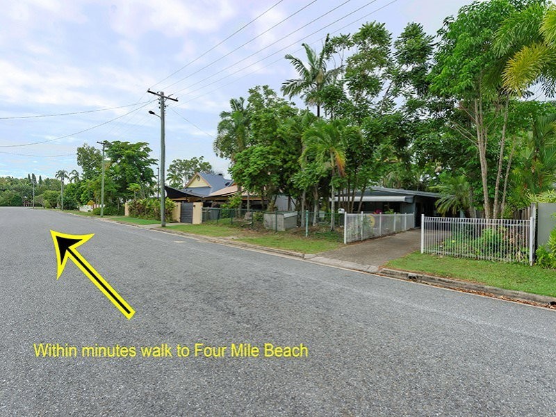 12 Pecten Avenue, Port Douglas QLD 4877