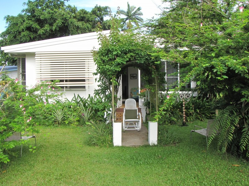 6 Marine Parade, Newell QLD 4873