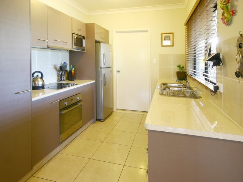 48 Riflebird Street, Mossman QLD 4873