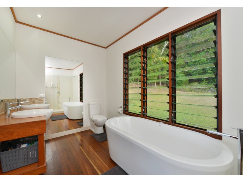 242-250 Mowbray River Road, Port Douglas QLD 4877