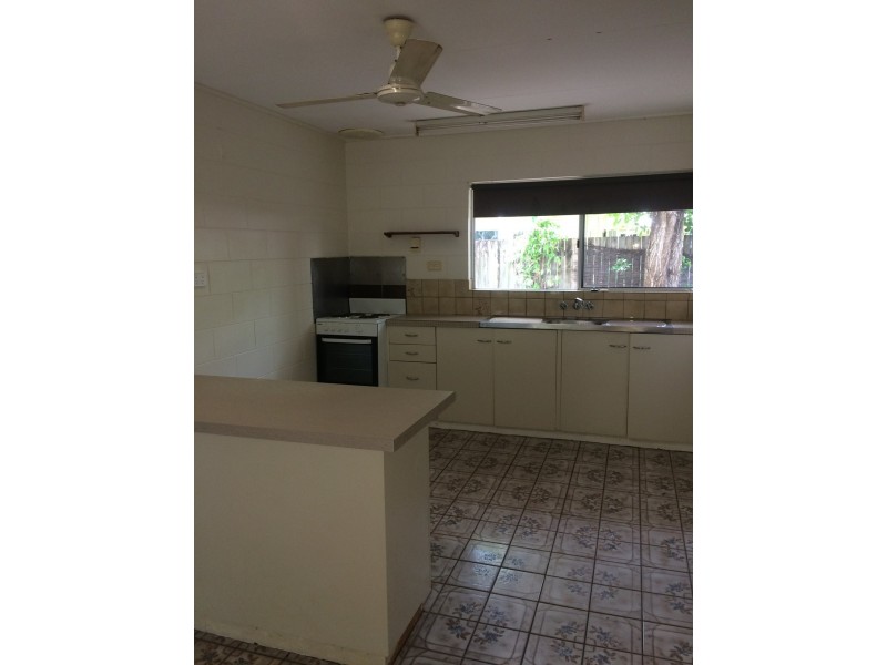 1 & 2/25 Limpet Ave, Port Douglas QLD 4877