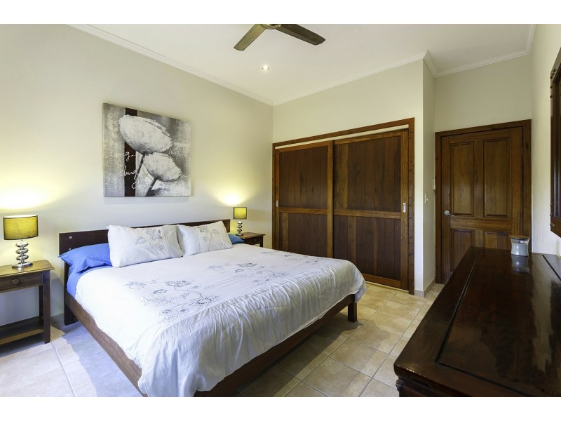 1 Sunbird Close, Port Douglas QLD 4877