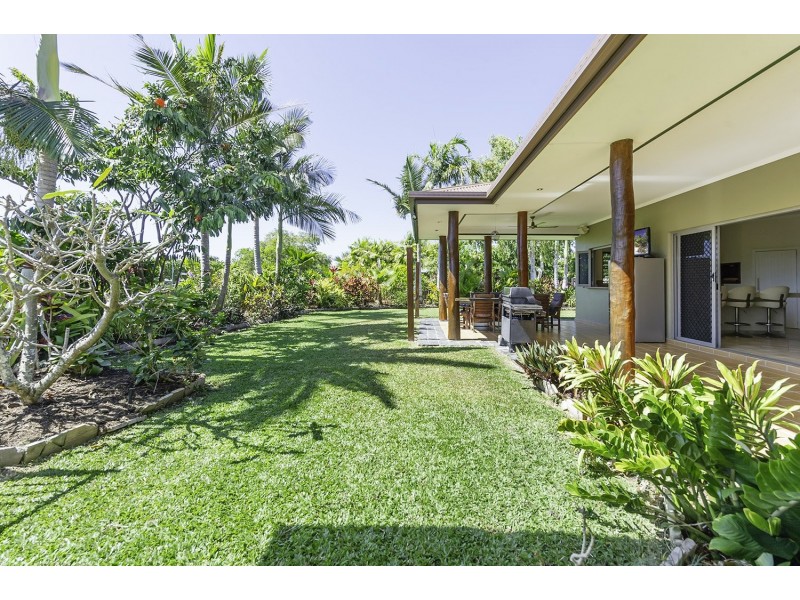 1 Sunbird Close, Port Douglas QLD 4877