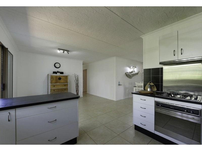 5 Jacaranda Close, Cooya Beach QLD 4873