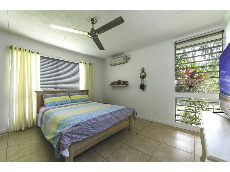 5 Jacaranda Close, Cooya Beach QLD 4873
