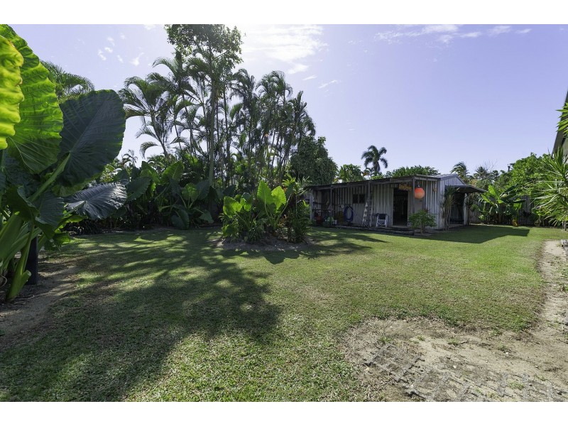 5 Jacaranda Close, Cooya Beach QLD 4873