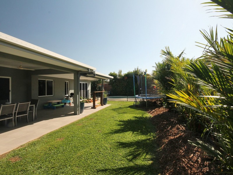 4 Yiki Street, Port Douglas QLD 4877