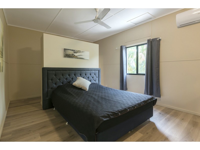 13 Mossman Street, Mossman QLD 4873