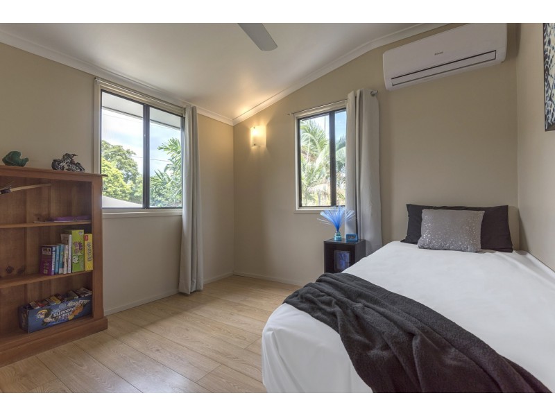 13 Mossman Street, Mossman QLD 4873