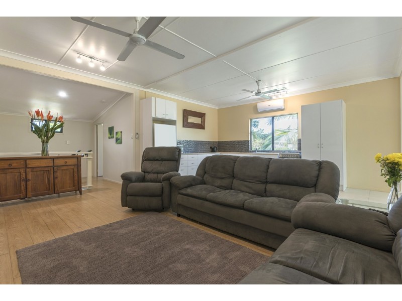 13 Mossman Street, Mossman QLD 4873