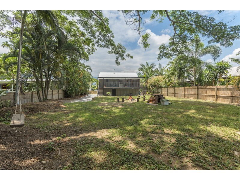 13 Mossman Street, Mossman QLD 4873