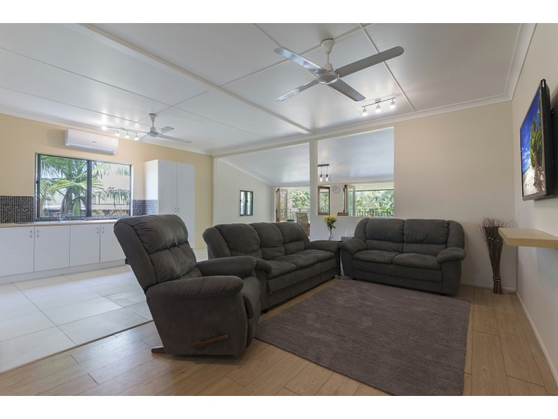 13 Mossman Street, Mossman QLD 4873