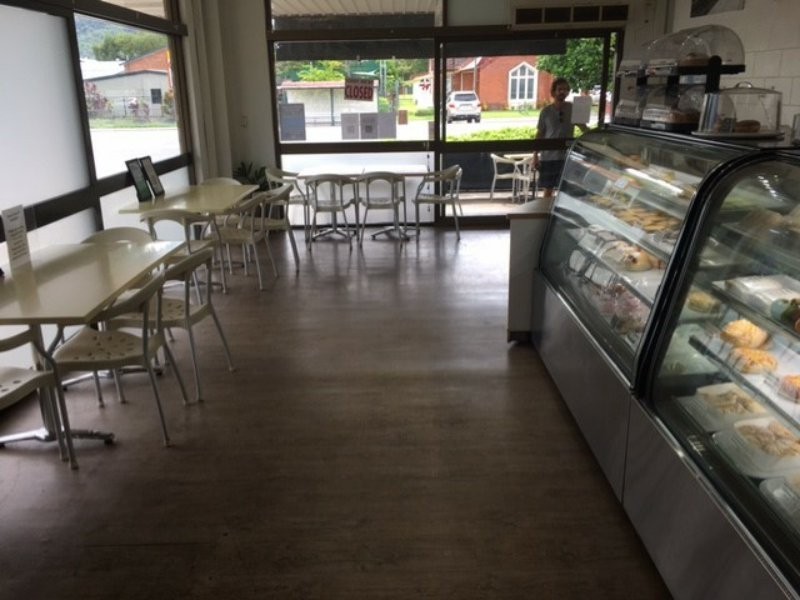 Mossman Bakery/37 Front Street, Mossman QLD 4873