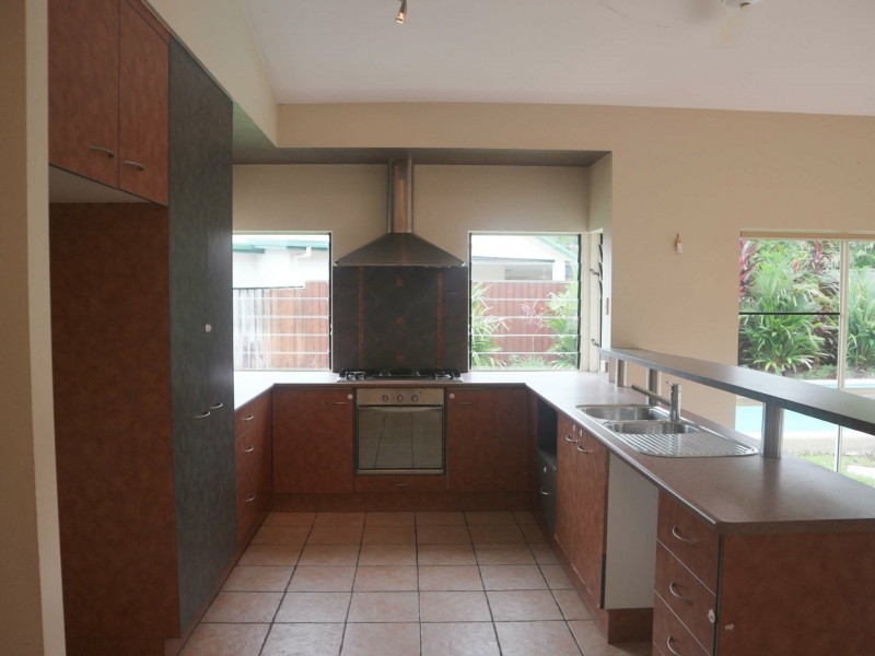 1 Curlew Close, Craiglie QLD 4877