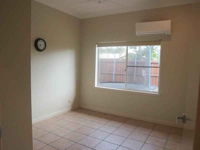 1 Curlew Close, Craiglie QLD 4877