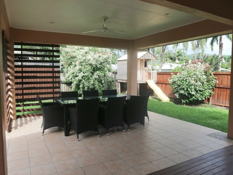 1 Curlew Close, Craiglie QLD 4877