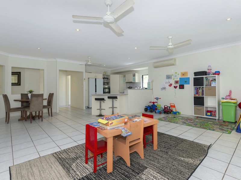 8 Birdwing Street, Port Douglas QLD 4877
